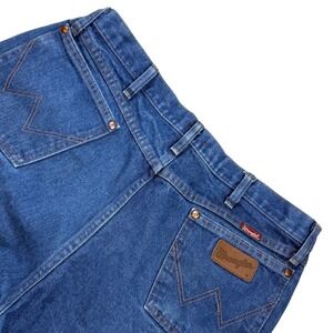 Wrangler 31MWZDN Relaxed Fit Jeans Mens 38x34 Blue Denim Medium Wash 100% Cotton